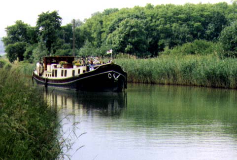 barge4.jpg (31k)