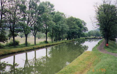 canal2.jpg (30k)
